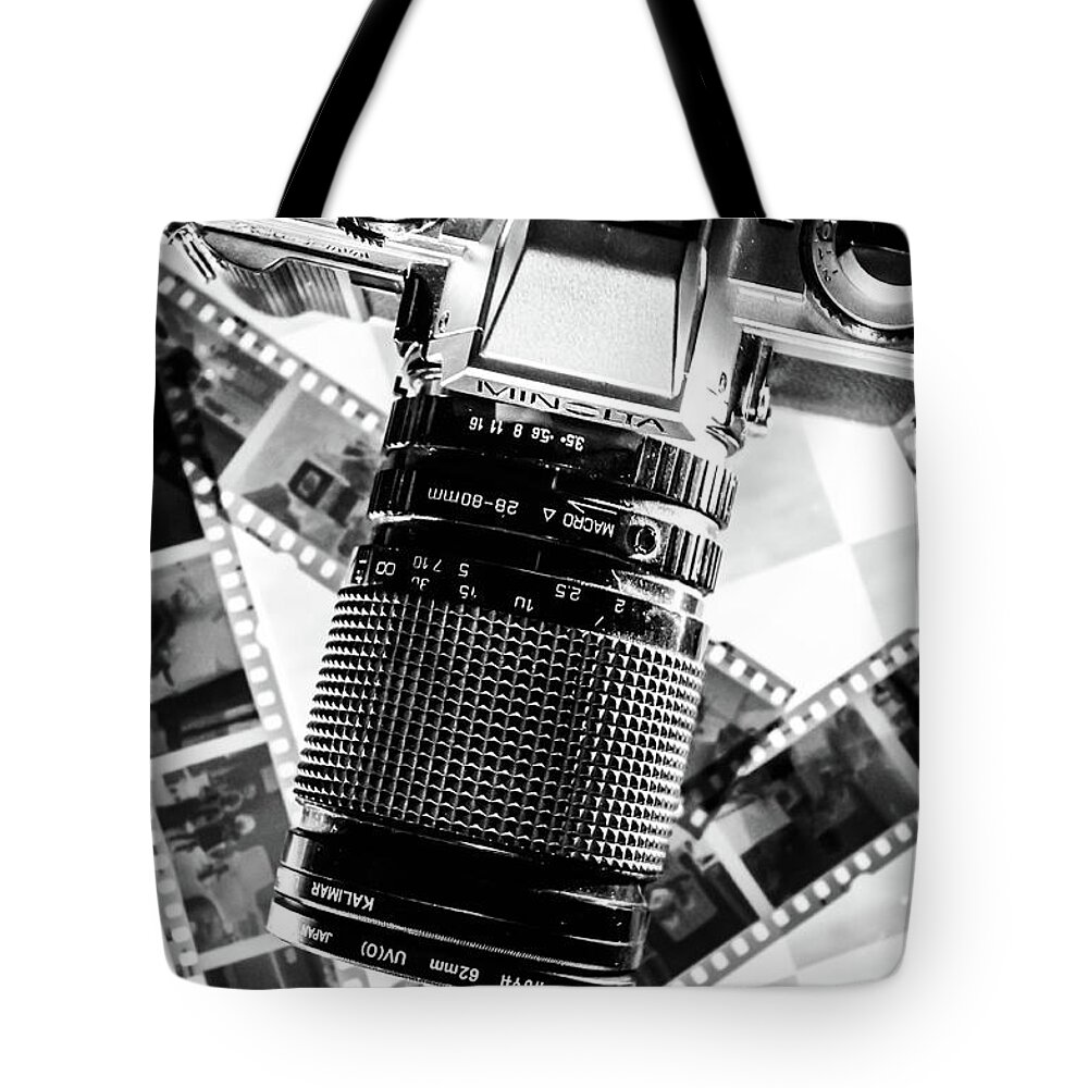 Camera Tote Bag featuring the photograph The art of Photography by Gerald Kloss