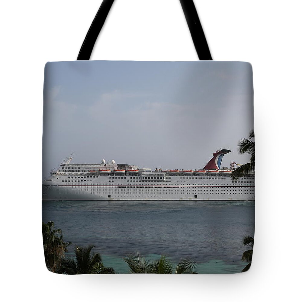 Bahamas Carribian Waterfront Ship Sea Ocean Water Boat Palm Tree Cloud Clouds Peaceful Nice Fantastic Fabulous Beautiful Nature Landscape White Black Vacation Outdoors Photo Plants Tropical Tropics Tote Bag featuring the digital art The Bahamas by Jeanette Rode Dybdahl