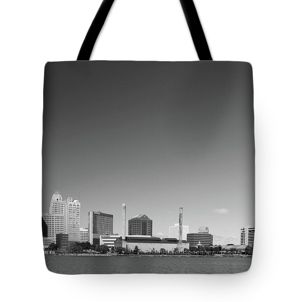 Toledo Tote Bag featuring the photograph Toledo Skyline by Michiale Schneider