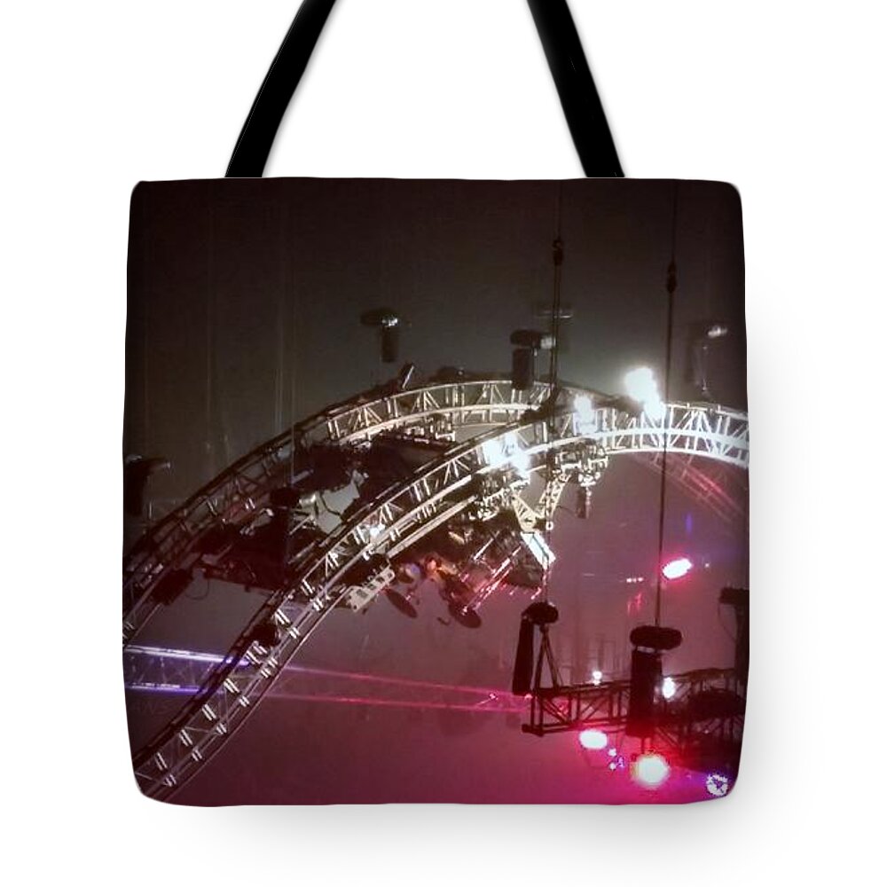 Metal Tote Bag featuring the photograph TOMMY LEE MOTLEY CRUE FAREWELL TOUR BROOKLYN N Y 2015 or FLYING DRUMS by Rob Hans