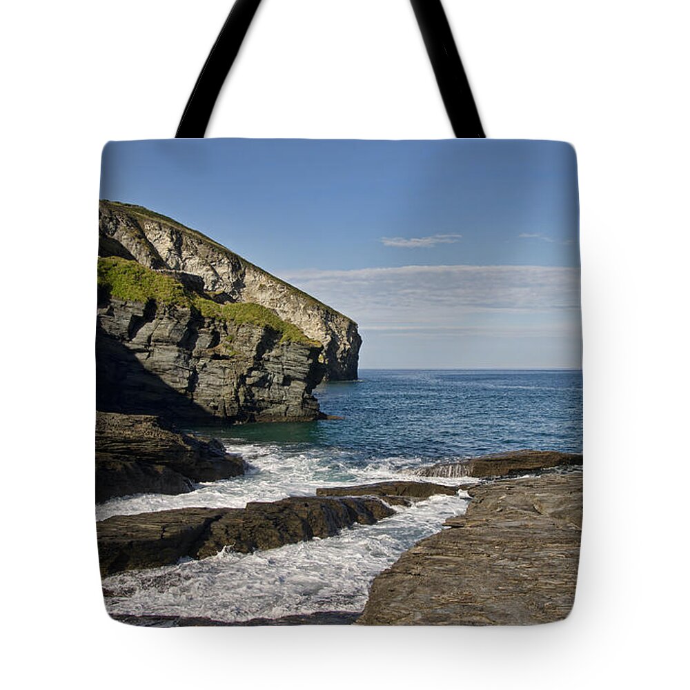 Trebarwith Tote Bag featuring the photograph Trebarwith Strand in North East Cornwall by Pete Hemington