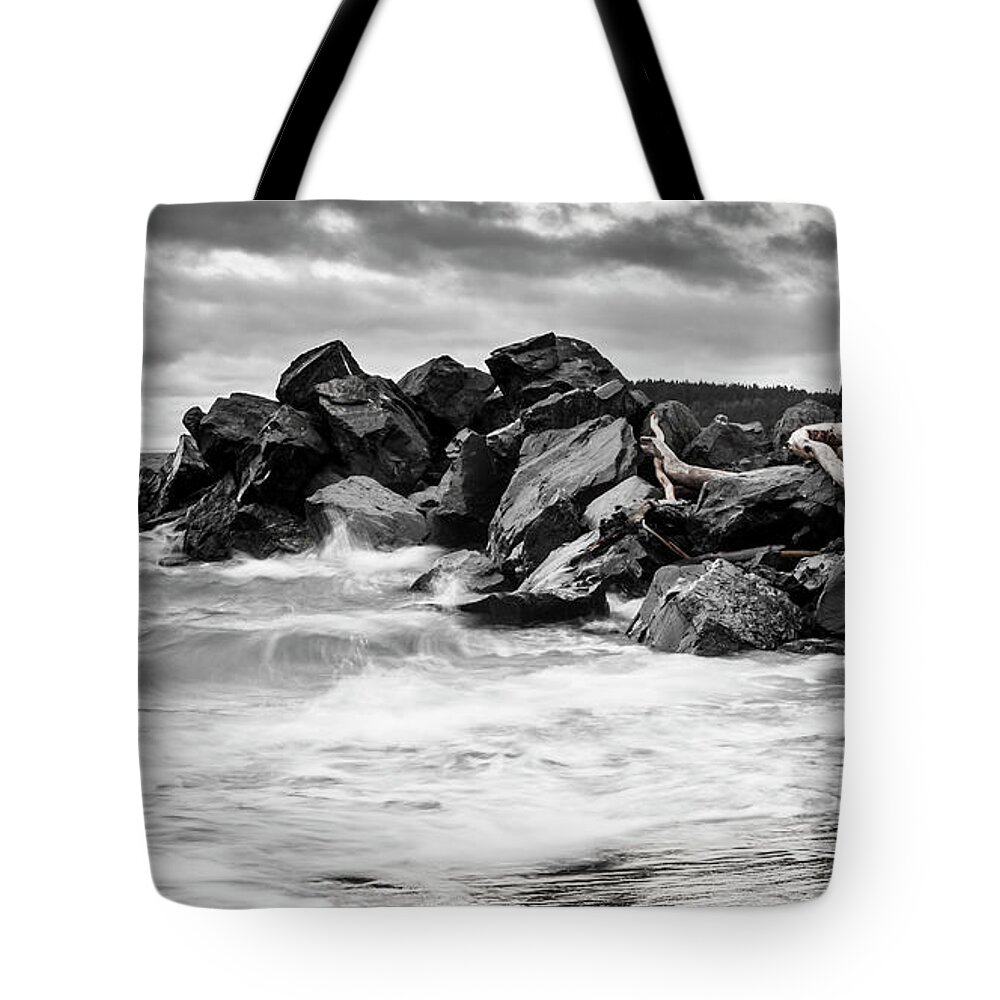Long Exposure Tote Bag featuring the photograph Tugboat Cove by Tony Locke