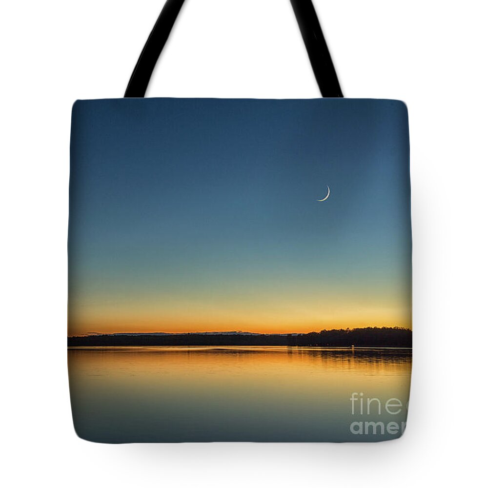 Twilight Tote Bag featuring the photograph Twilight by Rod Best