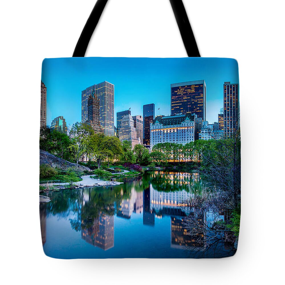 Central Park Tote Bag featuring the photograph Urban Oasis by Az Jackson