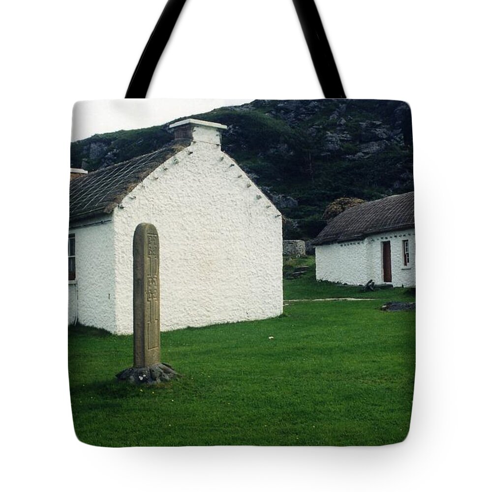 House Tote Bag featuring the photograph Valentia Island Homes by Joe Cashin