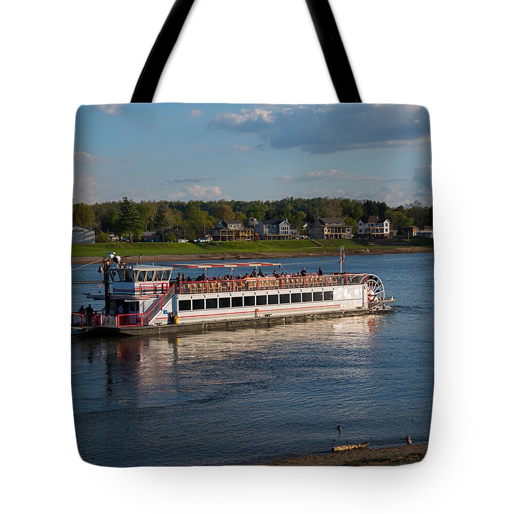 Valley Gem Sternwheeler Tote Bag featuring the photograph Valley Gem Sternwheeler by Holden The Moment