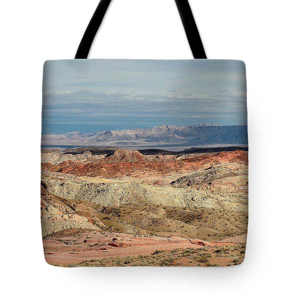 Red Rock Tote Bag featuring the photograph Valley of Fire, Nevada by Tom Potter