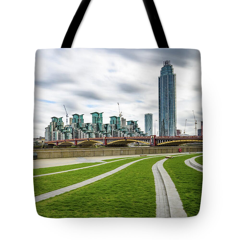 Vauxhall Tote Bag featuring the photograph Vauxhall Leading Lines by Matt Malloy