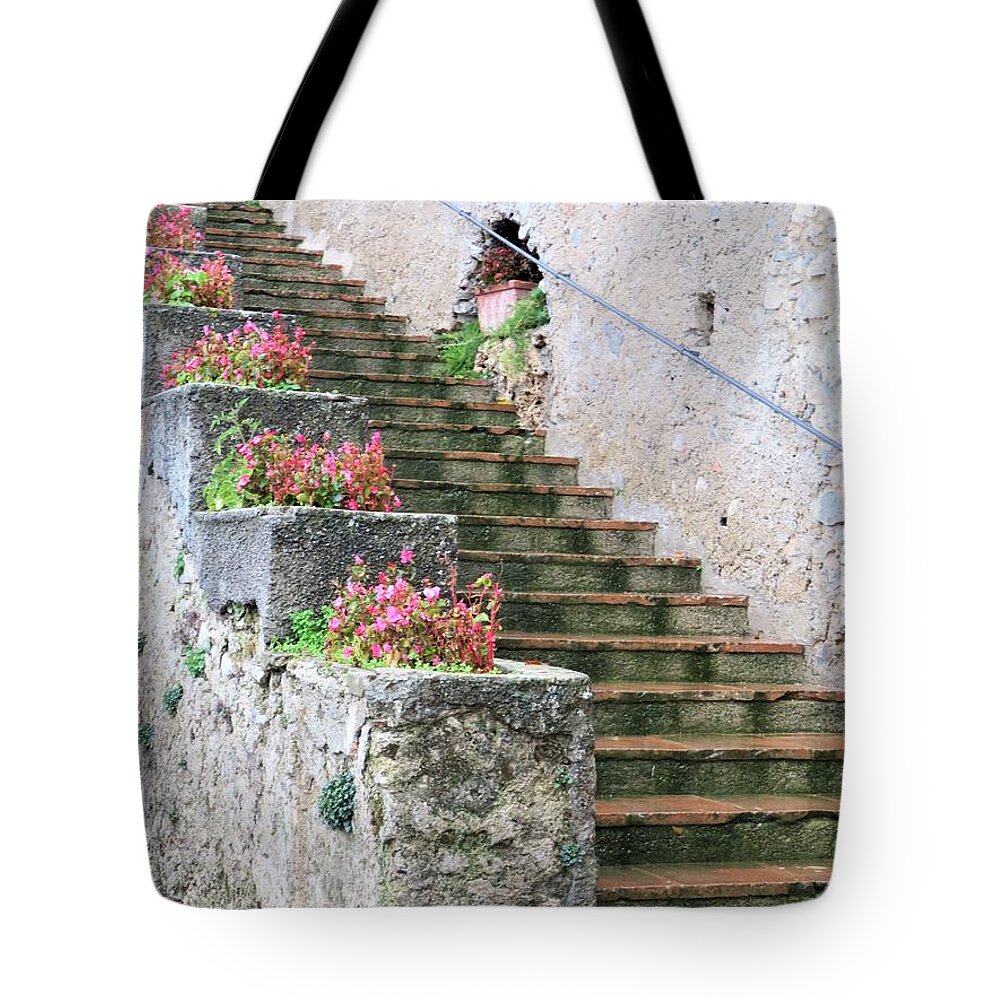 Italy Tote Bag featuring the photograph Villa Rufolo Ravello by Laurie Morgan