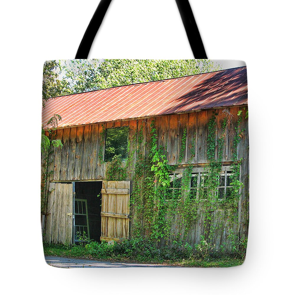 Old Barn Tote Bag featuring the photograph Vine Covered Barn 9727 by Jack Schultz