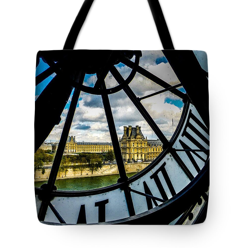 Paris Tote Bag featuring the photograph Vue du Louvre by Pamela Newcomb
