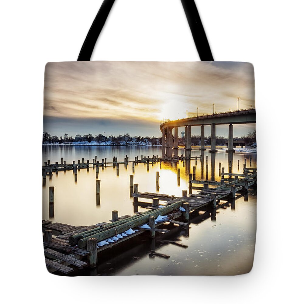 Sunset Tote Bag featuring the photograph Waiting For The Set by Edward Kreis
