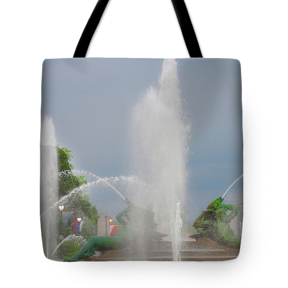 Water Tote Bag featuring the photograph Water Spray - Swann Fountain - Philadelphia by Bill Cannon