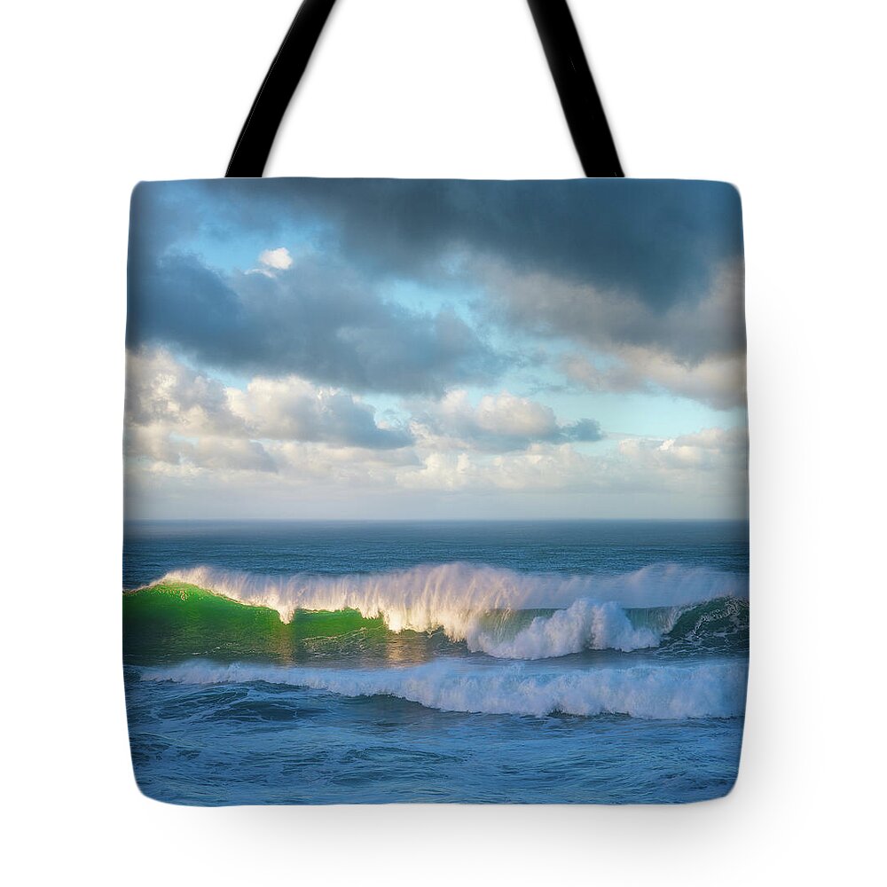 Ocean Tote Bag featuring the photograph Wave length by Darren White