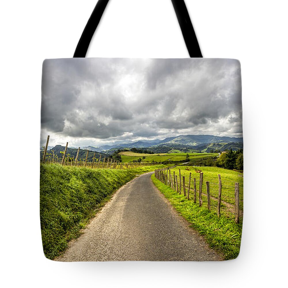 Way Of St. James Tote Bag featuring the photograph Way to Orio, Spain by David Ortega Baglietto