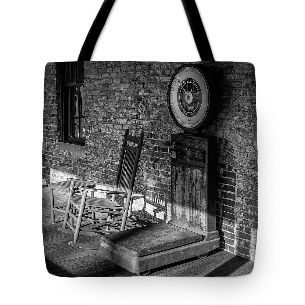  Tote Bag featuring the photograph Weight by Rodney Lee Williams