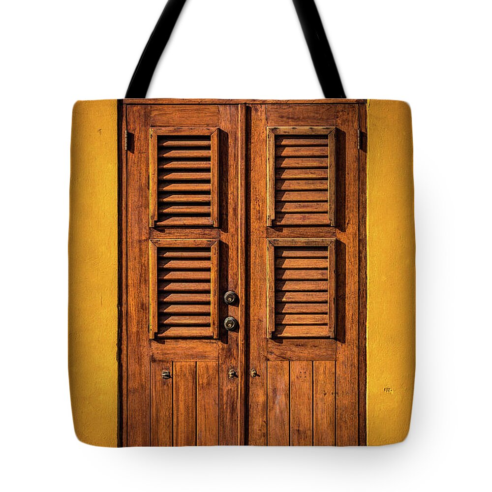 Aruba Tote Bag featuring the photograph Welcome Home by Doug Sturgess