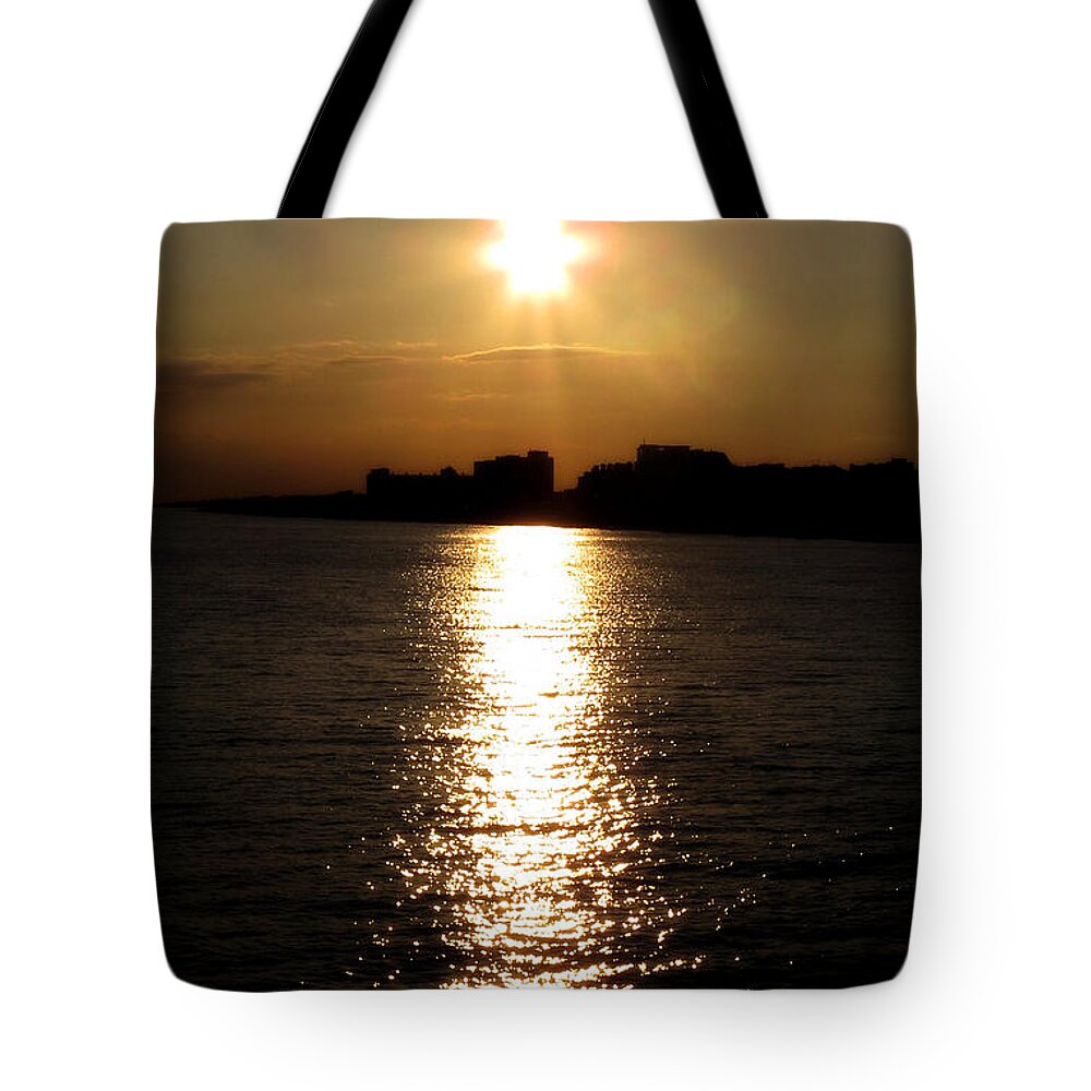 Sunset Tote Bag featuring the photograph Worthing Sunset by John Topman