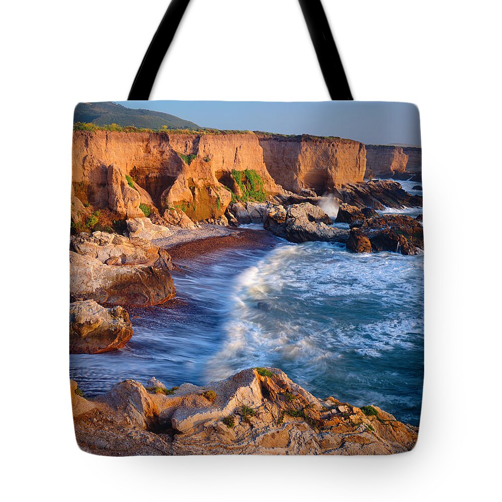 Scenics Tote Bag featuring the photograph California Coastline #1 by Ron thomas