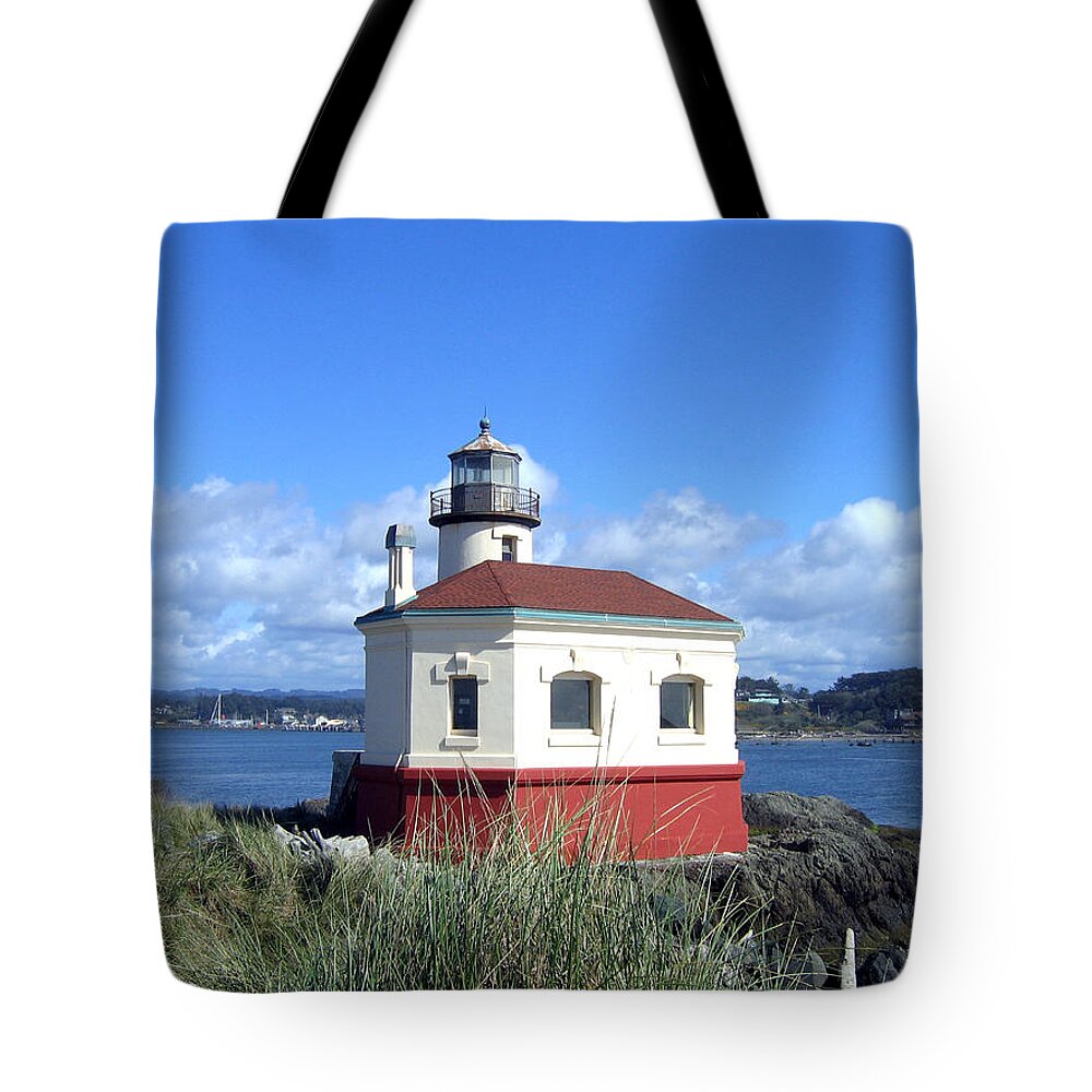 Bandon Tote Bag featuring the photograph Coquille Lighthouse #1 by Will Borden