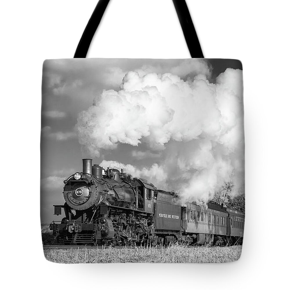 Norfolk & Western Tote Bag featuring the photograph Norfolk and Western 475 #1 by Jeff Abrahamson