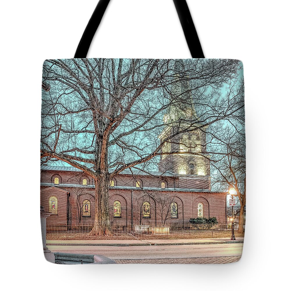 Lighting Tote Bag featuring the photograph Saint Annes Circle with Fountain #1 by Jim Proctor