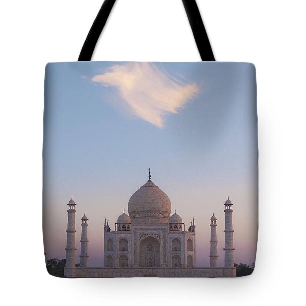 Architecture Tote Bag featuring the photograph Taj Mahal At Sunset #2 by Maria Heyens