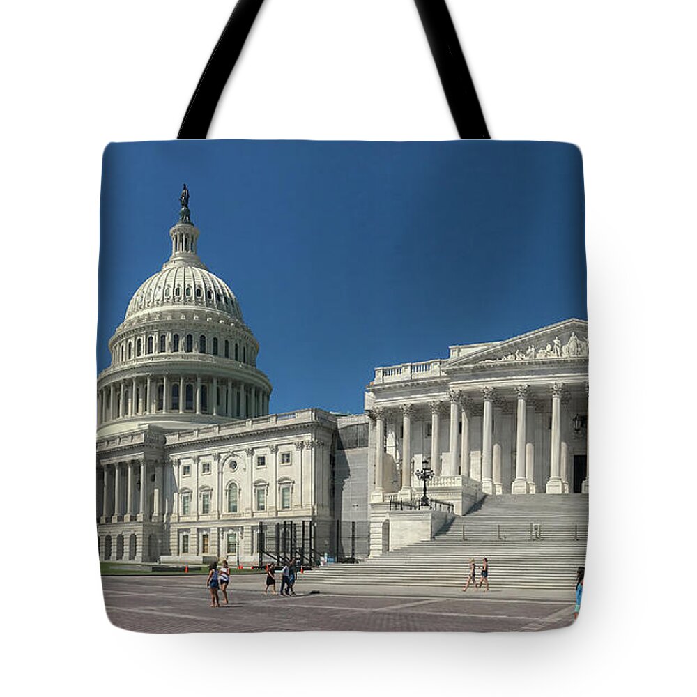 Us Capitol Tote Bag featuring the photograph United States Capitol by Lora J Wilson