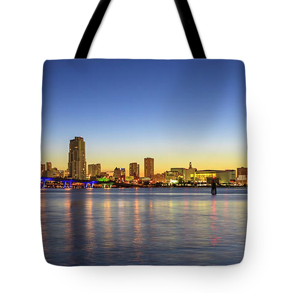 Architecture Tote Bag featuring the photograph Miami Sunset Skyline by Raul Rodriguez