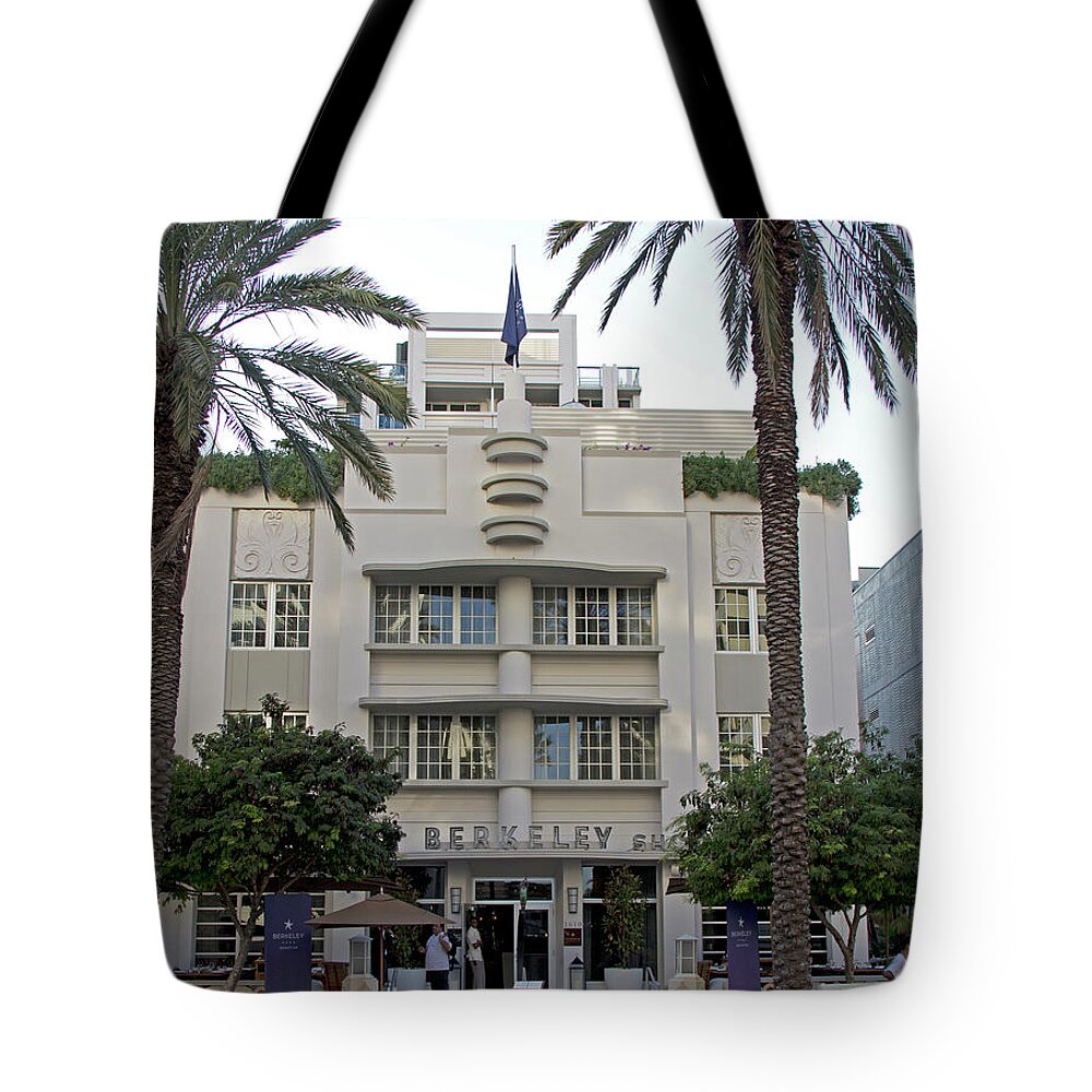 Art Deco Tote Bag featuring the photograph Art Deco - South Beach - Miami Beach by Richard Krebs