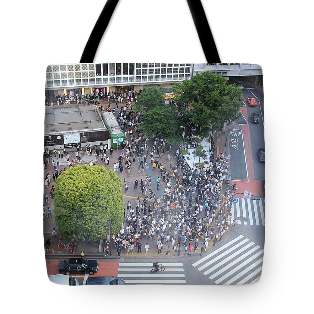 Tokyo Tote Bag featuring the photograph Tokyo, Japan - Shibuya Crossing #5 by Richard Krebs