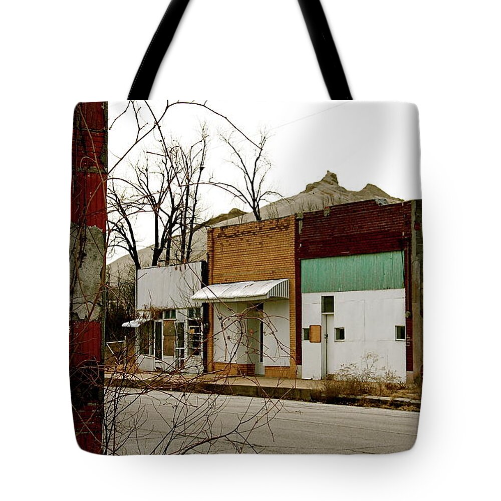 Built Structure Tote Bag featuring the photograph Abandoned In Picher, Ok by Johanna Jacky-brinkman
