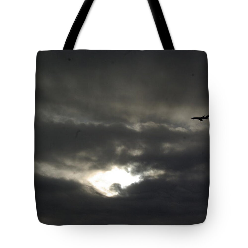  Sunset Tote Bag featuring the photograph Above The Sun by Dale Stillman