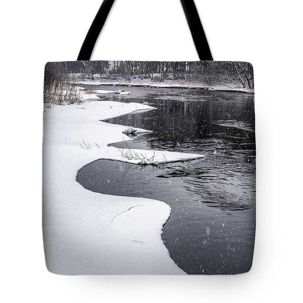 Snow Ice Yahara River Stoughton Wi Wisconsin Dane Vertical Scenic Landscape Cold Snowfall Winter Blizzard B&w Black And White Curvy Tote Bag featuring the photograph At the Yahara River Bend - snowy scene south of Stoughton WI by Peter Herman