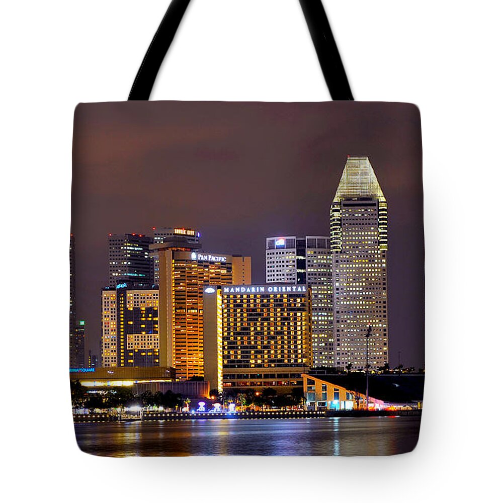 Scenics Tote Bag featuring the photograph Beautiful Night At Marina Bay, Singapore by Photographed By Lee Leng Kiong (singapore)