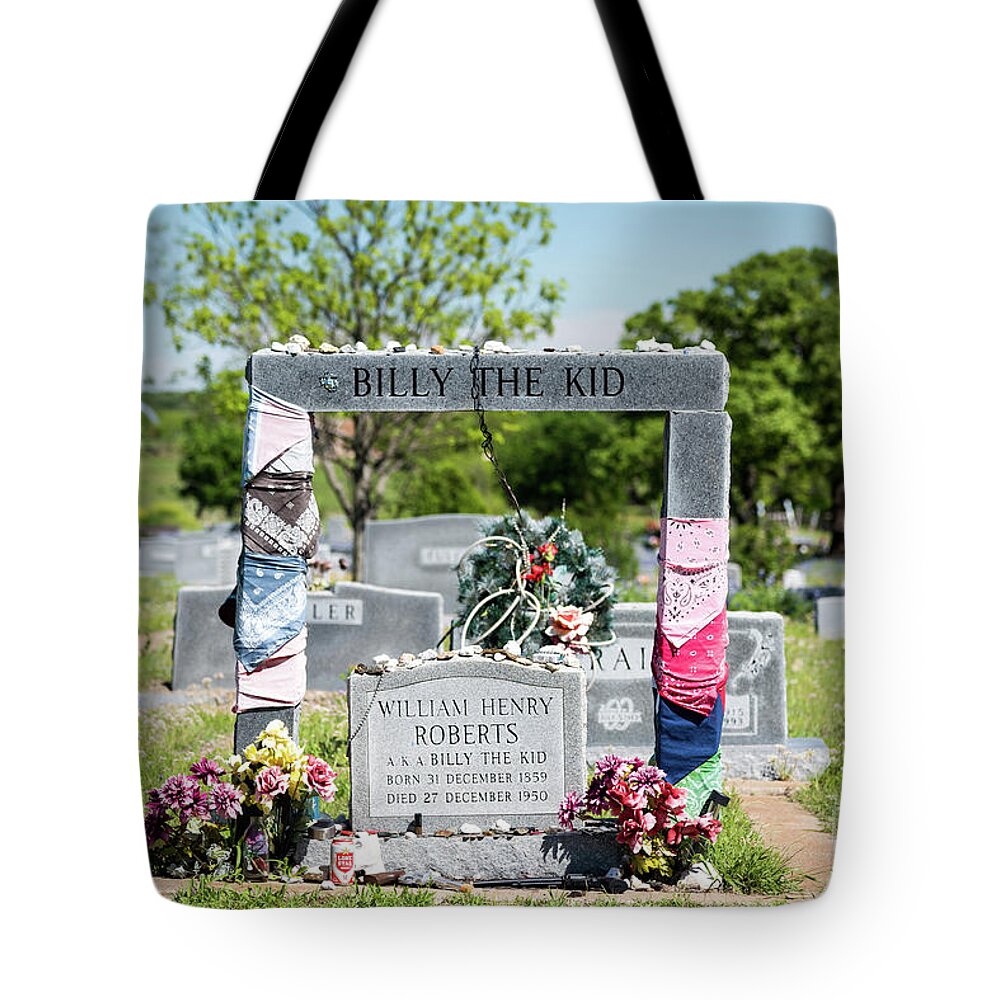 Bill The Kid Tote Bag featuring the photograph Billy the Kid Tombstone by Paul Quinn