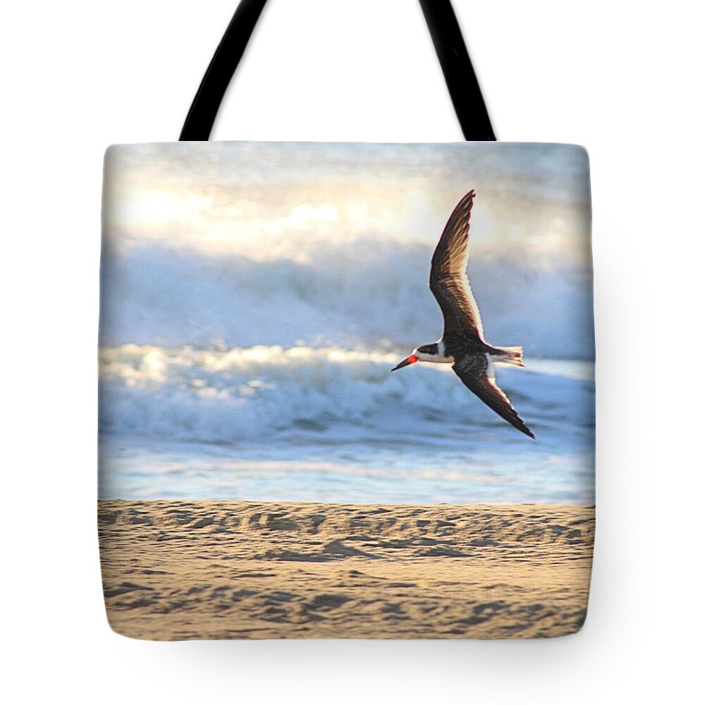 Black Skimmer Tote Bag featuring the photograph Black Skimmer Soaring by Robert Banach