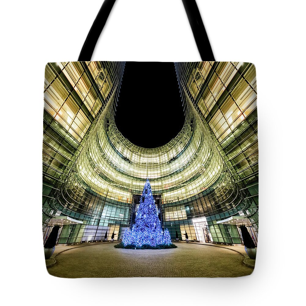 Bloomberg Tower Tote Bag featuring the photograph Bloomberg Tower Christmas Tree by Susan Candelario
