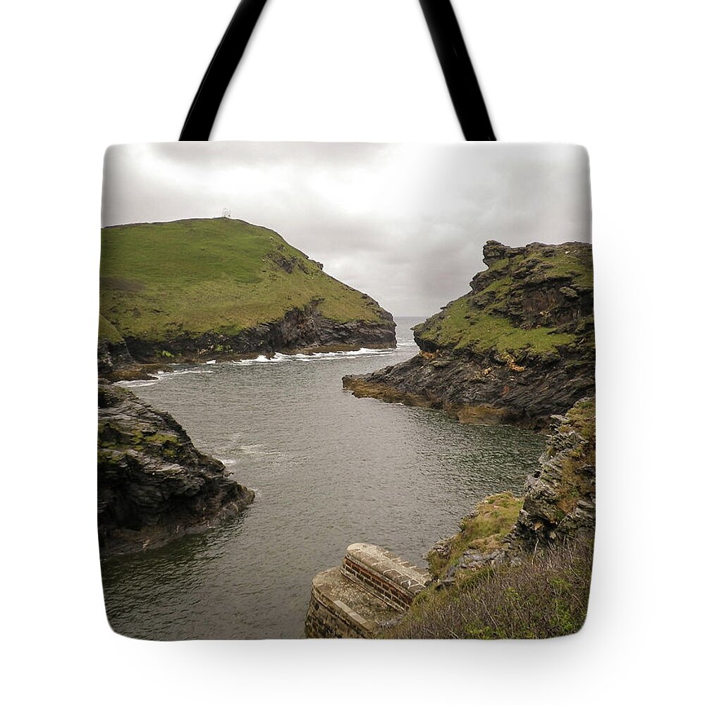 Boscastle Tote Bag featuring the photograph Boscastle Harbour Cliffs Cornwall by Richard Brookes