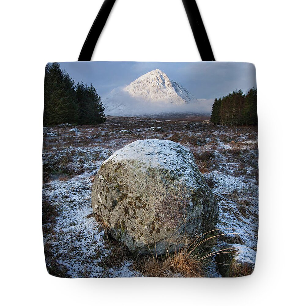 Rannoch Moor Tote Bag featuring the photograph Buachaille Etive Mor Sunlight by Paul Whiting