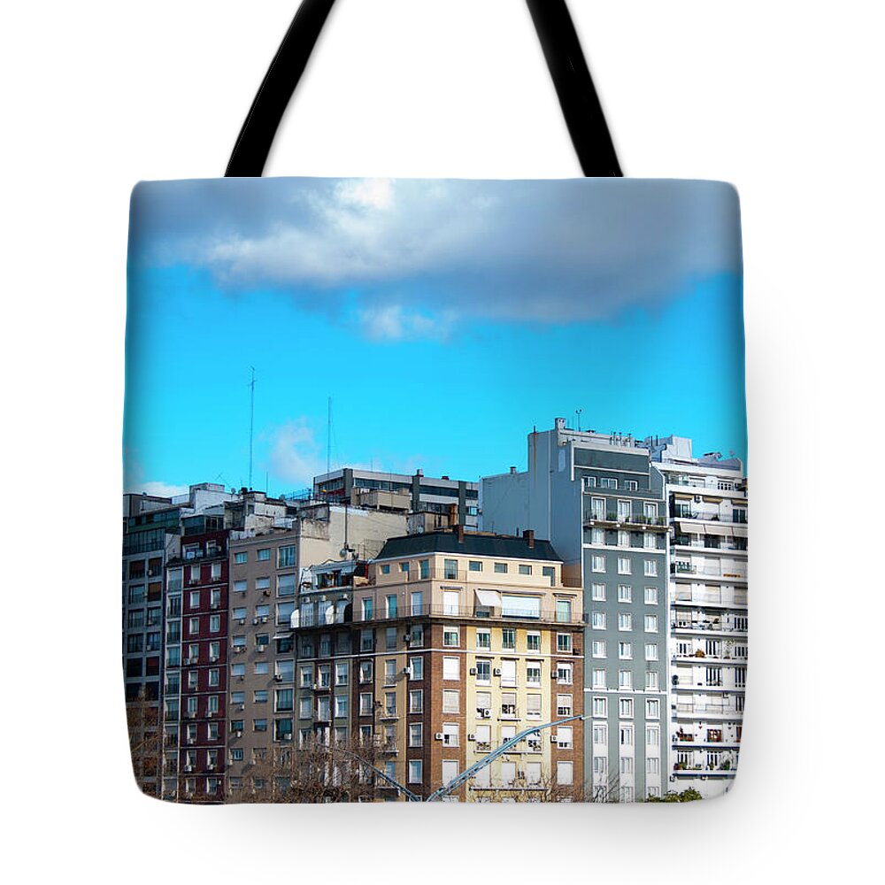B&w Tote Bag featuring the photograph Buenos Aires buildings. by Tomas Britos
