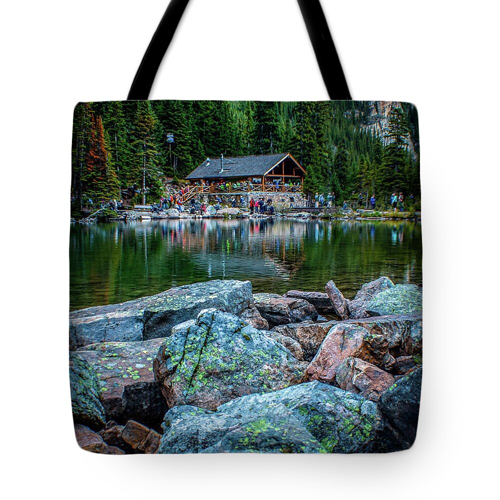 Alberta Tote Bag featuring the photograph Busy lake Agnes Tea House by Thomas Nay