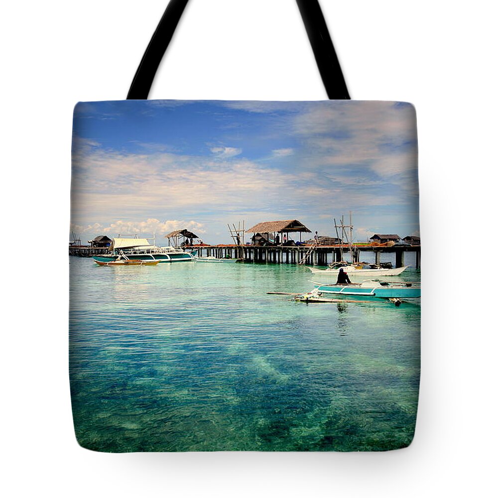 Seaweed Tote Bag featuring the photograph Clear Waters by Photo By Farley Baricuatro (www.colloidfarl.blogspot.com)