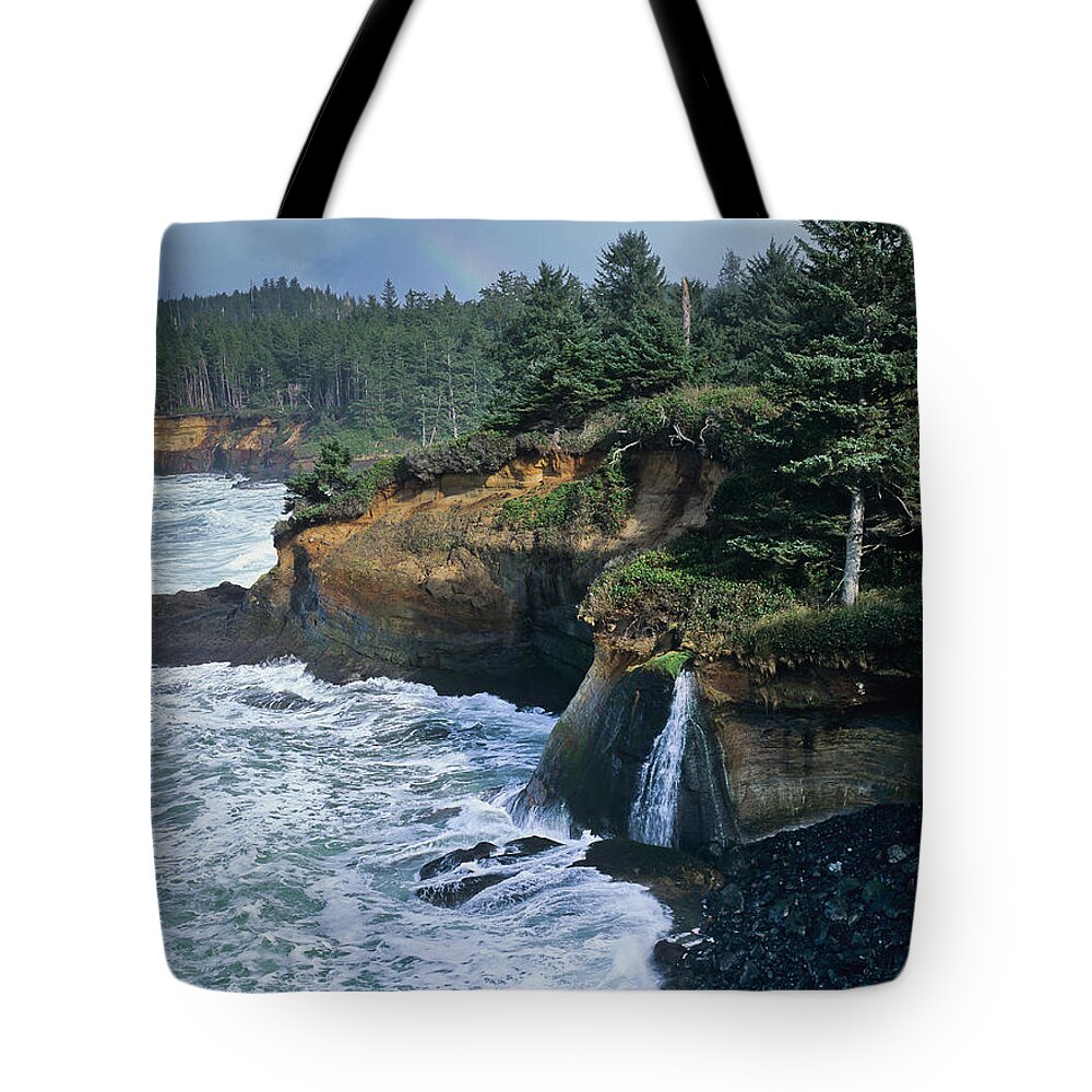 Boiler Bay Tote Bag featuring the photograph Cliffs of Boiler Bay by Robert Potts