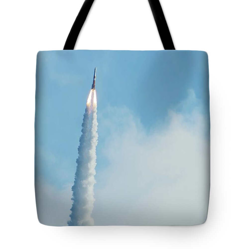 Launch Tote Bag featuring the photograph Delta IV rocket launch by Bradford Martin