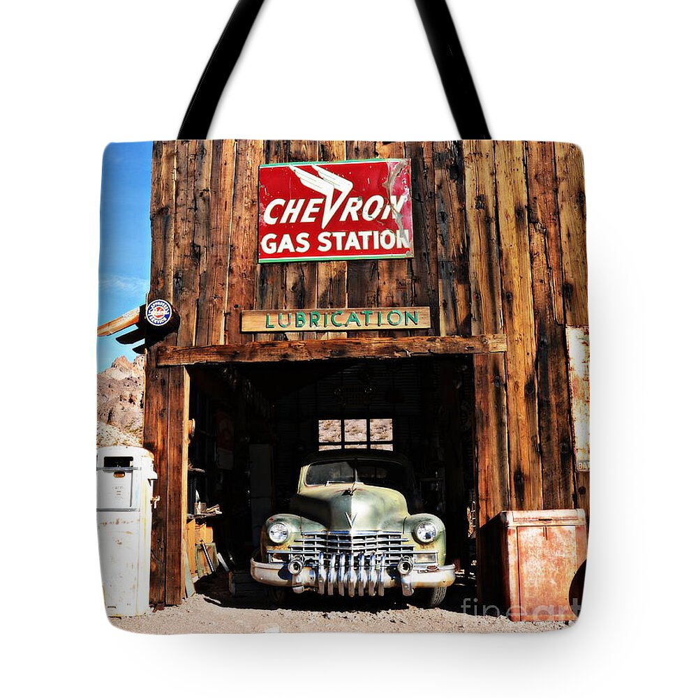Vintage Tote Bag featuring the photograph Desert Garage by Tru Waters