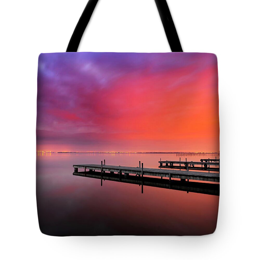 Scenics Tote Bag featuring the photograph Dock Of Heaven by Manuel Orero Galan