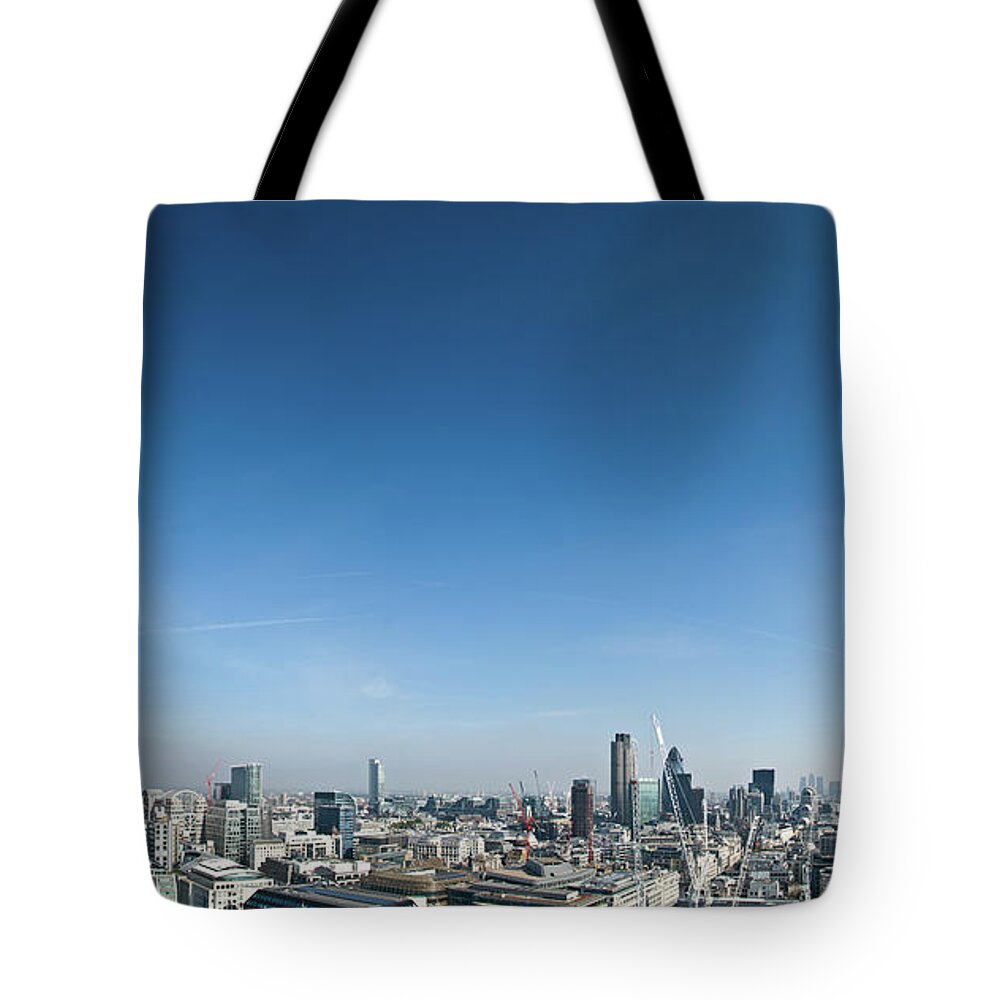 Central Bank Tote Bag featuring the photograph Downtown London by Pkfawcett