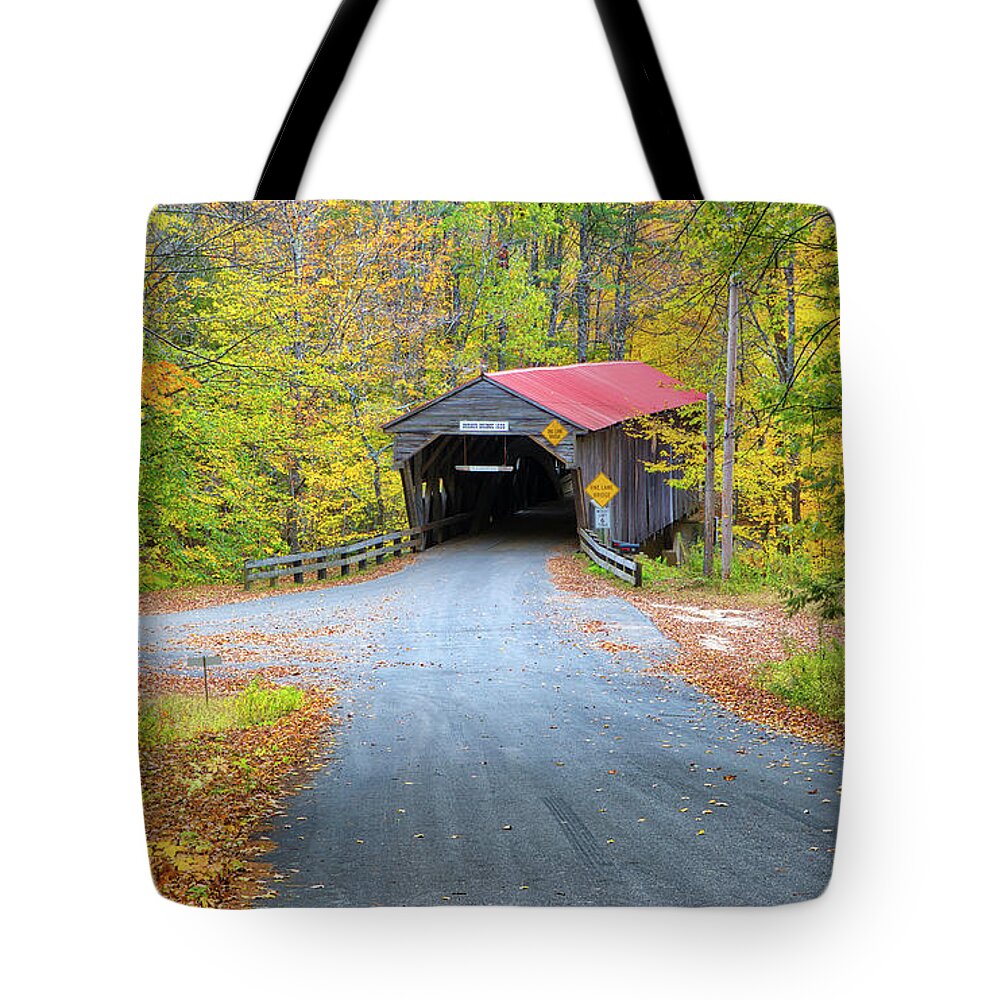 Durgin Covered Bridge Tote Bag featuring the photograph Durgin Covered Bridge by Juergen Roth