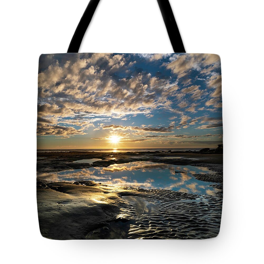 Ocean Sunset Tote Bags